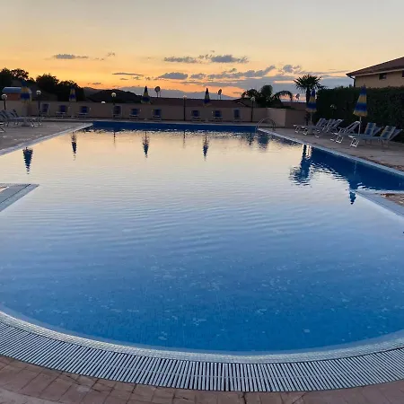 Villaggio Emerald Lägenhet *